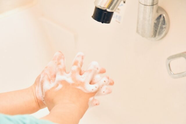 子供　手洗い